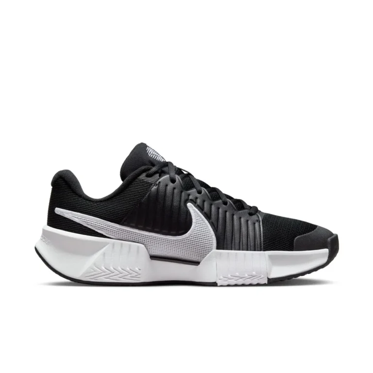 Tenis Nike M Zoom GP Challenge Pro Hc color negro con detalles en blanco y logo blanco