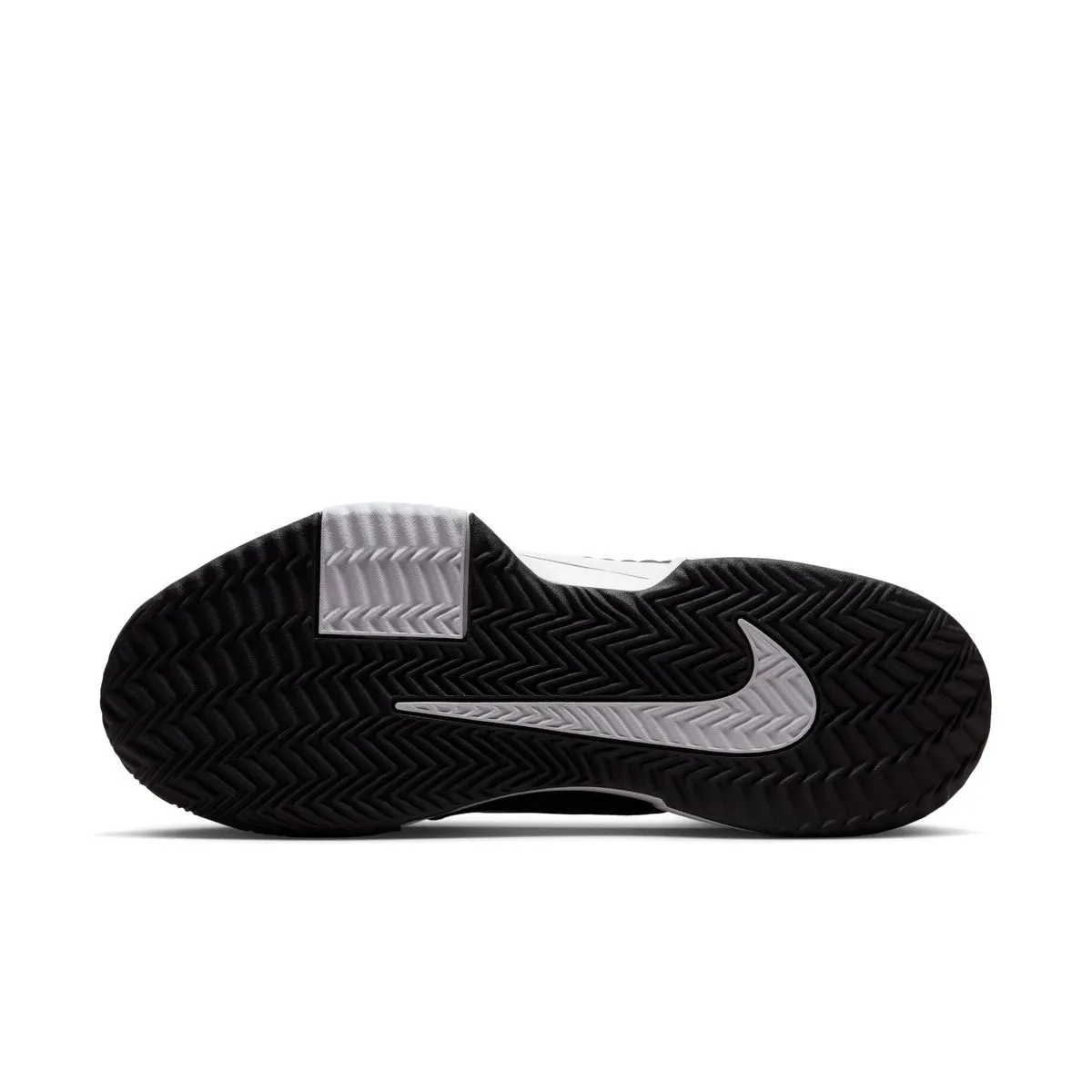 Tenis Nike M Zoom GP Challenge Pro Hc color negro con detalles en blanco y logo blanco, imagen cercana de la suela