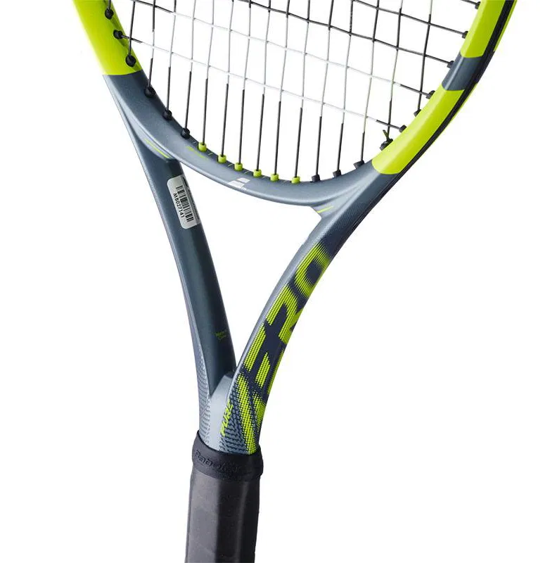Raqueta de tenis Babolat Pure Aero Lite Gen 9 color gris con detalles en verde , imagen cercana del marco
